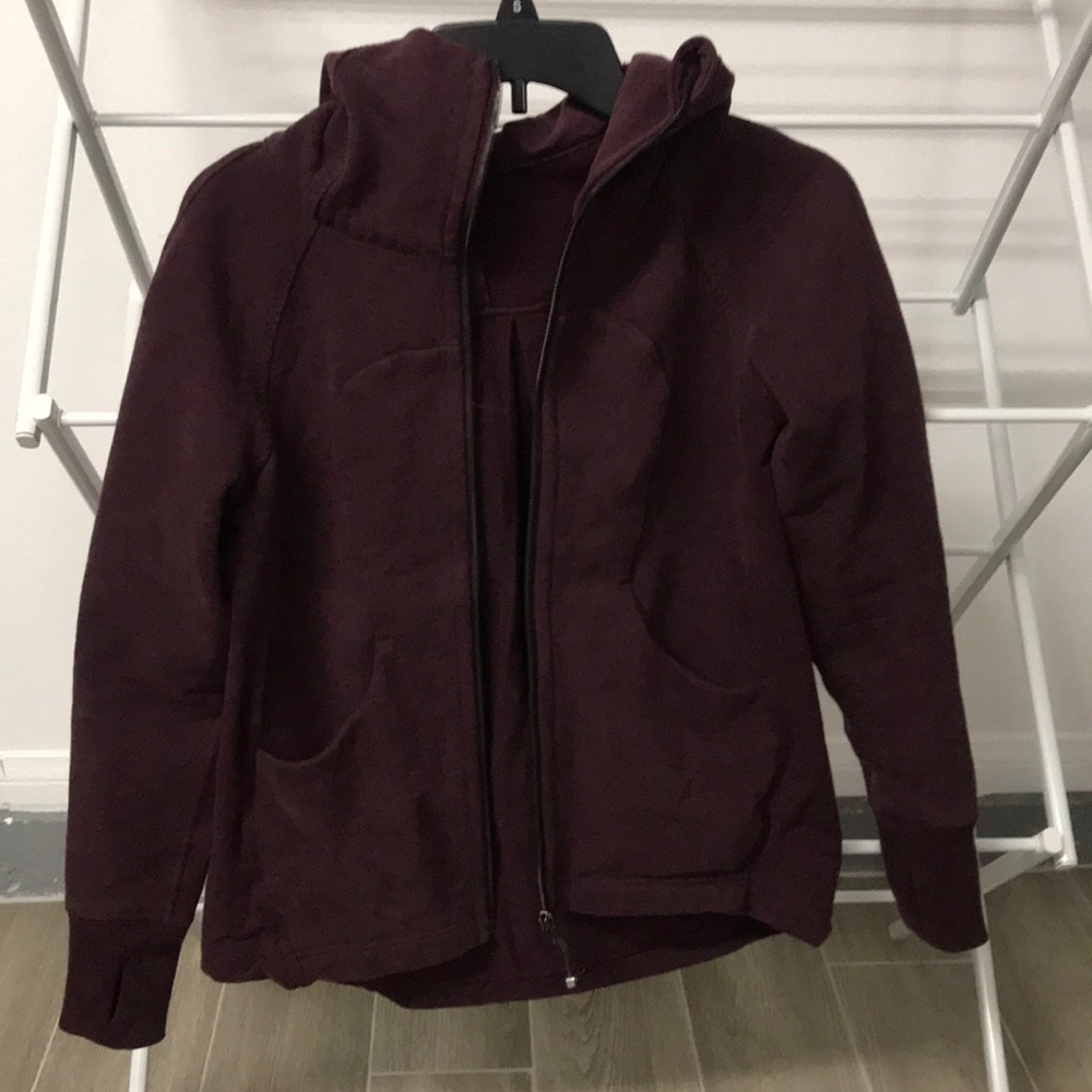 Size 6 lulu lemon burgundy jacket